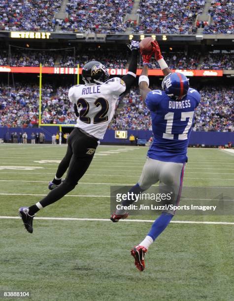Plaxico Burress of the New York Giants drops a touchdown pass during a NFL game against the Baltimore Ravens at Giants Stadium on November 16, 2008...