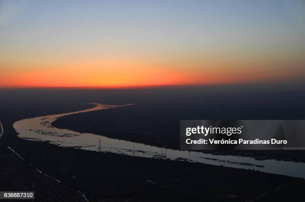 sunrise over the nile in a hot air balloon - nile river stock pictures, royalty-free photos & images