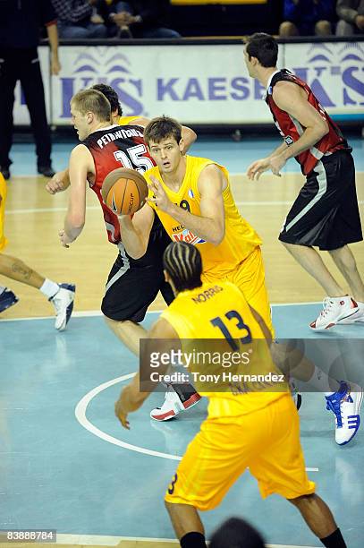 Joel Freeland, #19 of Kalise Gran Canaria in action during the Eurocup Basketball Game 2 match between Kalise Gran Canaria and Lietuvos Rytas at...