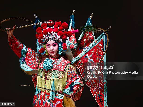 personnage de l'opéra chinois (mu gui ying) - beijing photos et images de collection