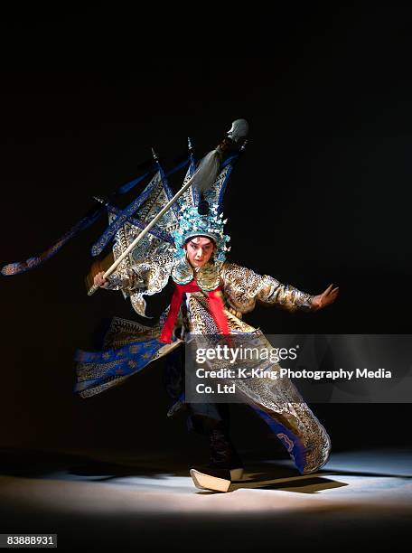 chinesische oper action (zhao yun) - acting performance stock-fotos und bilder