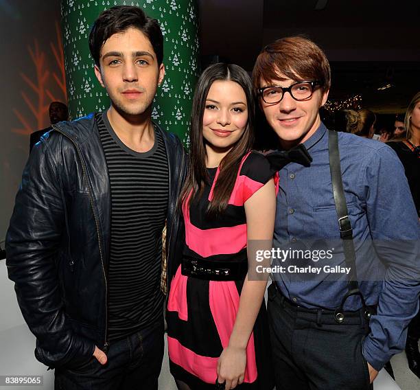 Actors Josh Peck, Miranda Cosgrove, and Drake Bell attend the after party for "Merry Christmas, Drake & Josh!" at the Westside Pavillion on December...