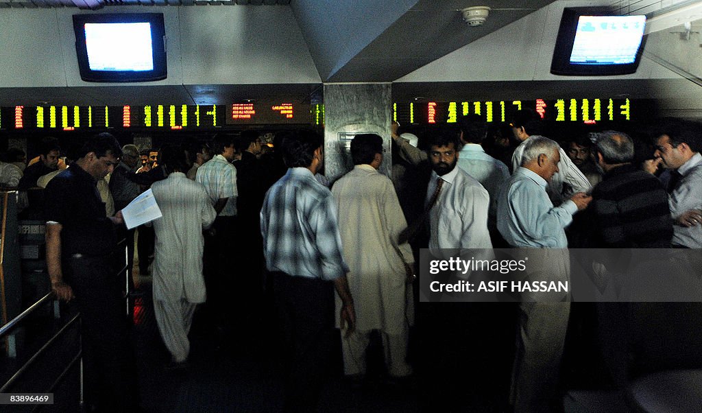 Pakistani brokers are busy in off-market