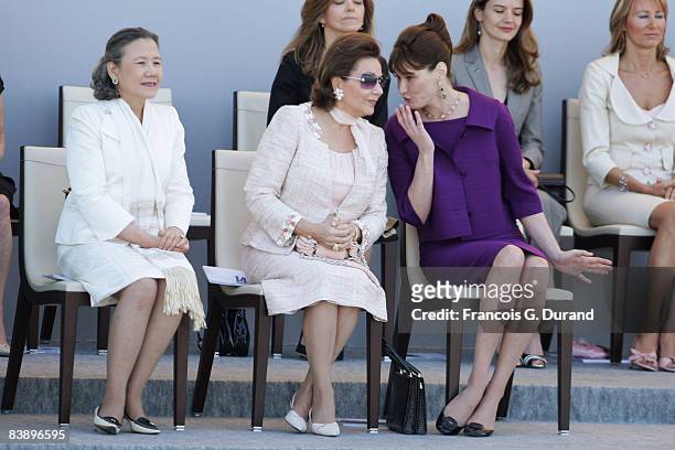 Secretary General Ban Ki-Moon's wife Yoo Soon-Taek, Egyptian President Hosni Mubarak's wife Suzanne Mubarak and French president Nicolas Sarkozy's...