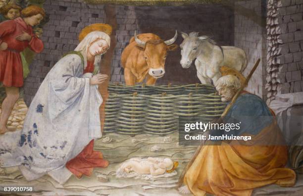 spoleto, umbria, italia: affresco del duomo di filippo lippi - natività foto e immagini stock