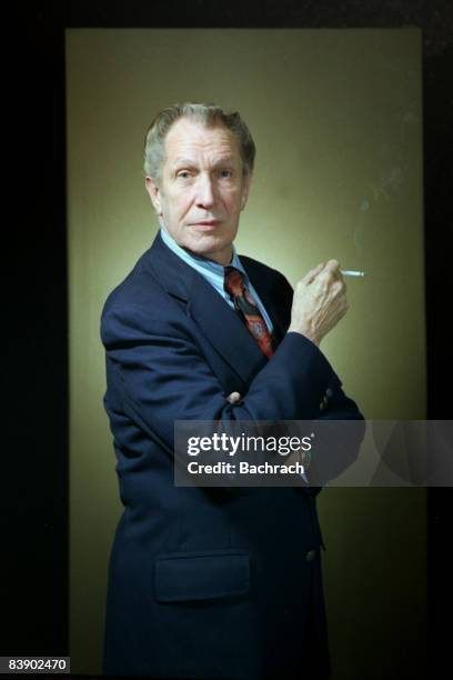 Photo of American actor Vincent Leonard Price, Jr. Holding a cigarette in his right hand. Boston, 1980.