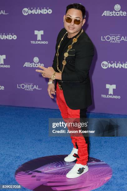 Chucho Flash arrives at Telemundo's 2017 'Premios Tu Mundo' at American Airlines Arena on August 24, 2017 in Miami, Florida.