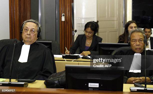 French lawyer Jacques Verges sits in a court room at the Extraodinary Chambers in the Court of Cambodia in Phnom Penh on December 4, 2008. Khieu...