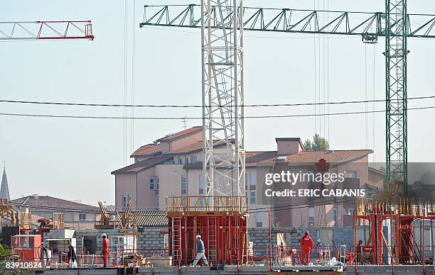 This photo taken on October 10, 2008 in Toulouse, south-west France, shows a construction site where new apartments are being built. President...