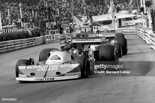 Ronnie Peterson, Clay Regazzoni, March-Ford 761, Ferrari 312T2, Grand Prix of Monaco, Monaco, 30 May 1976.