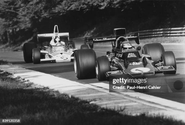 Ronnie Peterson, Emerson Fittipaldi, Lotus-Ford 72E, McLaren-Ford M23, Grand Prix of Italy, Monza, 08 September 1974.