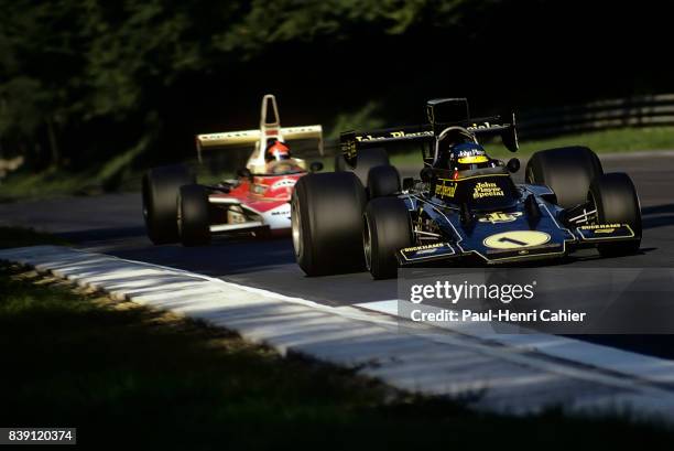 Ronnie Peterson, Emerson Fittipaldi, Lotus-Ford 72E, McLaren-Ford M23, Grand Prix of Italy, Monza, 08 September 1974.