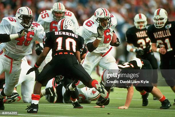 Canton McKinley High School Adrian Brown in action, rushing vs Massillon Washington High School. Annual game dates back to 1894. Massillon, OH...