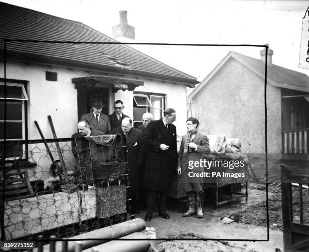 The Lord Mayor of London, Sir Rupert De la Sere visited Canvey Island to see for himself the damage caused by the flood disaster and the distress now...