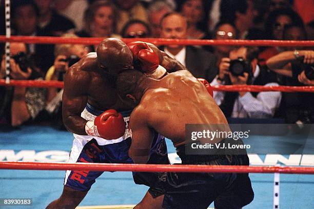 Holyfield Ripped 149 Box Holyfield Tyson Action Stock Photos, High-Res Pictures, and ...