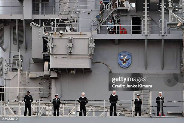 The USS Blue Ridge approaches Harumi Pier on December 6, 2008 in Tokyo, Japan. The warship, which was commissioned on November 14 has been forward...