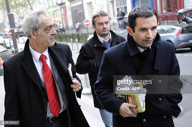 French socialist Henri Emmanuelli and third-place contender for the French socialist party leadership Benoit Hamon arrive on November 25, 2008 at La...