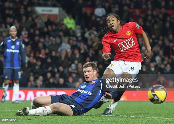 Anderson of Manchester United clashes with Teemo Tainio of Sunderland during the Barclays Premier League match between Manchester United and...