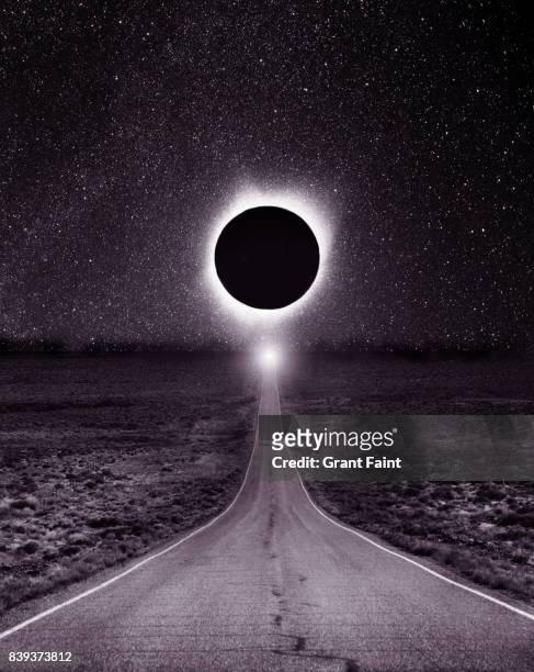 solar eclipse abstract composite. - eclipse total - fotografias e filmes do acervo