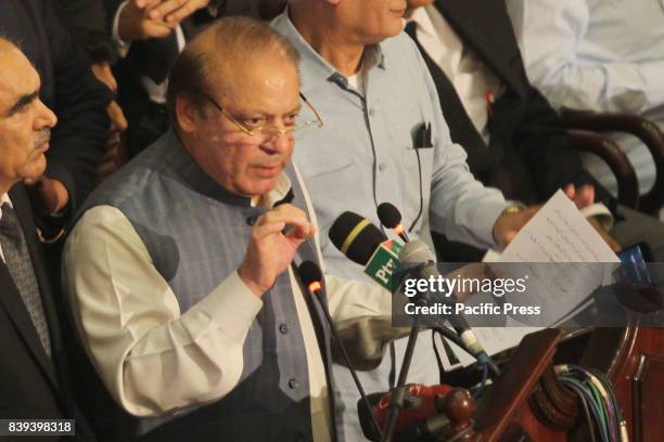 Pakistan Mian Rohan 398 Mian Punjab Stock Photos, High-Res Pictures, and Images - Getty Images