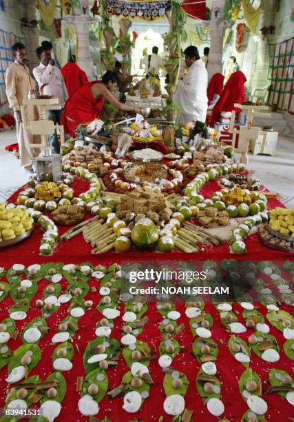 Jainism Rice Ritual Jain Priest Photos and Premium High Res Pictures - Getty Images