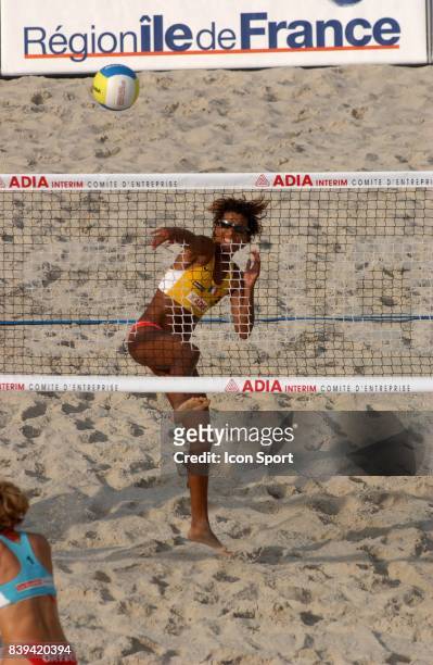 Virginie KADJO - Beach Volley - Swatch FIVB World Tour 2005 - Tournoi Paris - Grand Chelem - - Champ de Mars