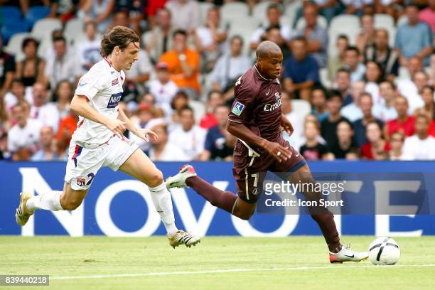 Duel Sebastien SQUILLACI / Fabrice PANCRATE - Lyon / Paris Saint Germain - - Trophee des Champions 2006 - Stade Gerland Lyon -