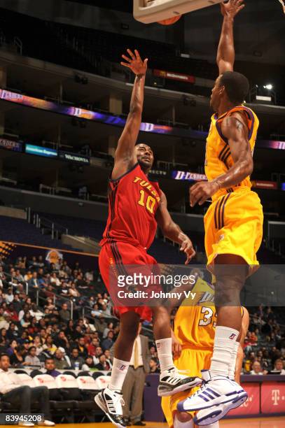 Derrick Dial of the Tulsa 66ers puts up a shot during the game against the Los Angeles D-Fenders at Staples Center on December 7, 2008 in Los...