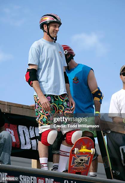 39 Quiksilver Tony Hawk All 80s All Day Vert Challenge Stock