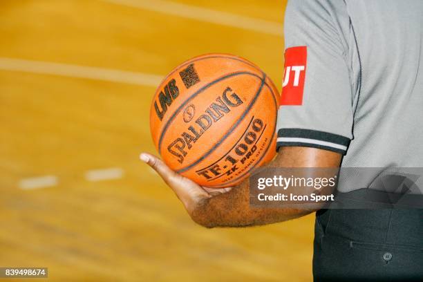 Ballon - - Paris Basket Racing / Sluc Nancy - 13e journee de Pro A,