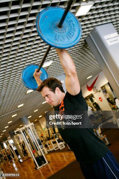 Raphael POULAIN - - Preparation physique pour son role dans la piece Marie Stuart - Salle de sport,