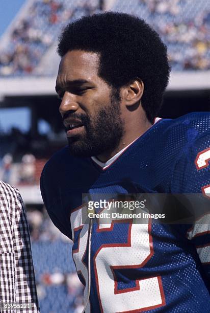 Runningback O.J. Simpson of the Buffalo Bills is interviewd prior to a game October 5, 1975 against the Denver Broncos at Rich Stadium in Orchard...