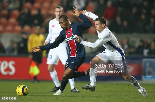 Bonaventure KALOU / Benoit CHEYROU - Paris Saint Germain / Auxerre - - 31eme journee de Ligue 1 -
