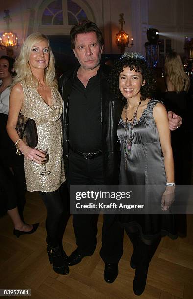 Actor Jan Fedder and his wife Marion and actress Maria Ketikidou attend the Movie Meets Media event on December 08, 2008 in Hamburg, Germany.