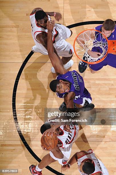 Jason Thompson of the Sacramento Kings defends against LaMarcus Aldridge of the Portland Trail Blazers during the game on November 24, 2008 at the...