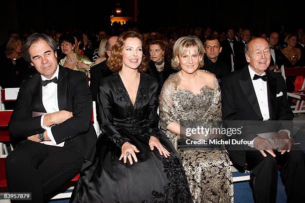 Claudio Costa Magna, Carole Bouquet and Nadine Morano attend the Niut de l'Enfance at Chateau de Versailles on December 8, 2008 in Versailles, France.