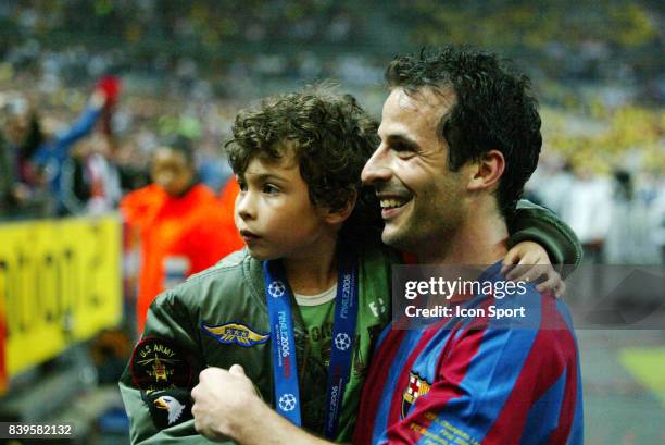 Joie Ludovic GIULY avec son fils - - Barcelone / Arsenal - Finale Champions League,