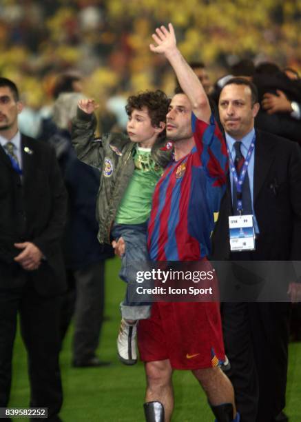 Ludovic GIULY et son fils - - Fc Barcelone / Arsenal - Finale de la Ligue des Champions - Stade de France - Paris,