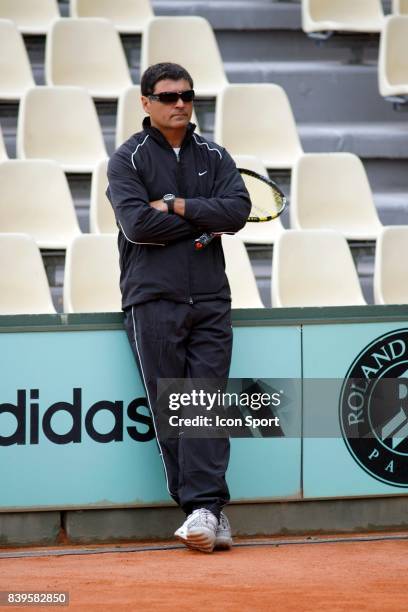 Toni NADAL - - Entrainement Roland Garros 2006 - Paris -