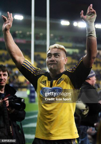 Joie de Jerry COLLINS - - Hurricanes / Waratahs - 1/2 Finale Super 14 2006 - Westpac Stadium , Wellington -