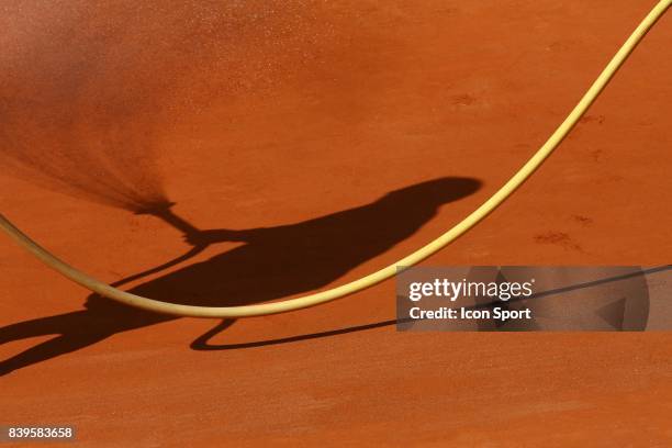 Illustration arrosage - terre battue - ombre - - Roland Garros 2006 - 2eme journee - Tennis -