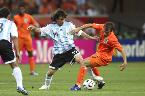 Lionel MESSI / Rafael VAN DER VAART - Argentine / Pays Bas - - Coupe du Monde 2006 -