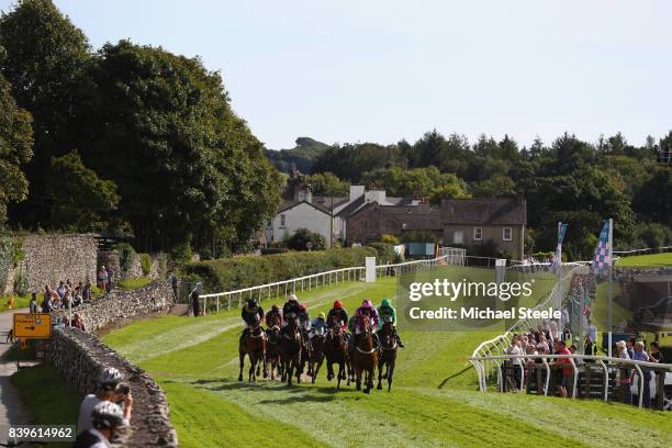 Cartmel Races Photos and Premium High Res Pictures - Getty Images
