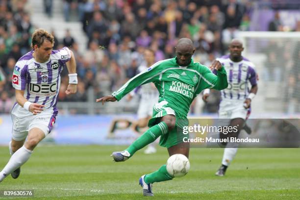 Zoumana CAMARA - Toulouse FC / AS St Etienne - - 30 eme journΘe L1. 2006-07.,