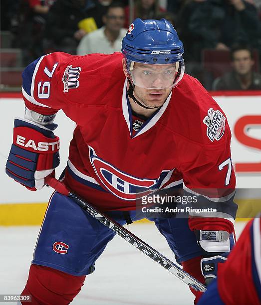 Andrei Markov of the Montreal Canadiens prepares for a faceoff against the Buffalo Sabres at the Bell Centre on November 29, 2008 in Montreal,...