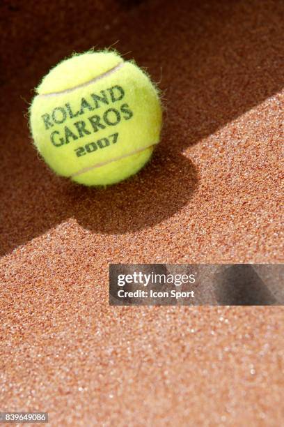 Balle de tennis Roland Garros 2007 - - Roland Garros 2007 - Paris,