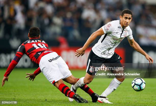 Walter of Atletico GO and Pablo of Corinthians in action during the match between Corinthians and Atletico GO for the Brasileirao Series A 2017 at...