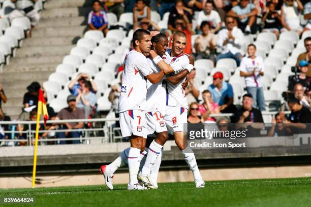 Joie Milan BAROS / Sidney GOVOU / Karim BENZEMA - - Lyon / Sochaux - Trophee des Champions 2007 - Lyon -