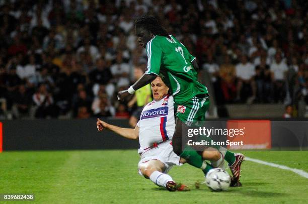 Sebastien SQUILLACI / Bafetimbi GOMIS - - Lyon / Saint Etienne - 5e journee Ligue 1,