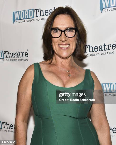 Ceding Fox Cedering Fox Photos and Premium High Res Pictures - Getty Images